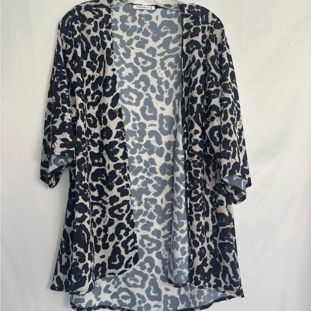 Pink Milly leopard print open-front garment is a lightweight, sheer kimono - Picture 2 of 10